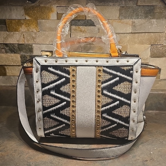 VENUS Handbags - VENUS Black and White Satchel with Gold Accents